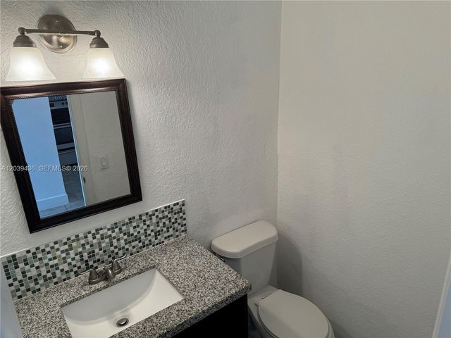 365 NE 125th St 402, North Miami, FL 33161