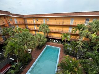 365 NE 125th St 402, North Miami, FL 33161