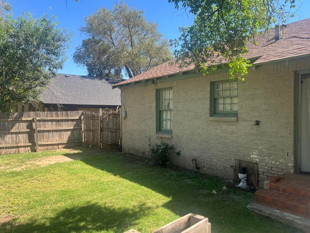 2206 26th Street, Lubbock, TX 79411