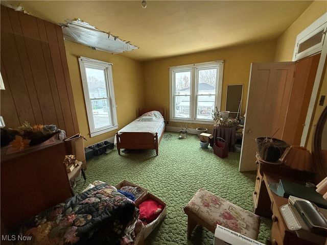 507 W 3rd Street, Uhrichsville, OH 44683