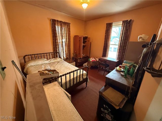 507 W 3rd Street, Uhrichsville, OH 44683