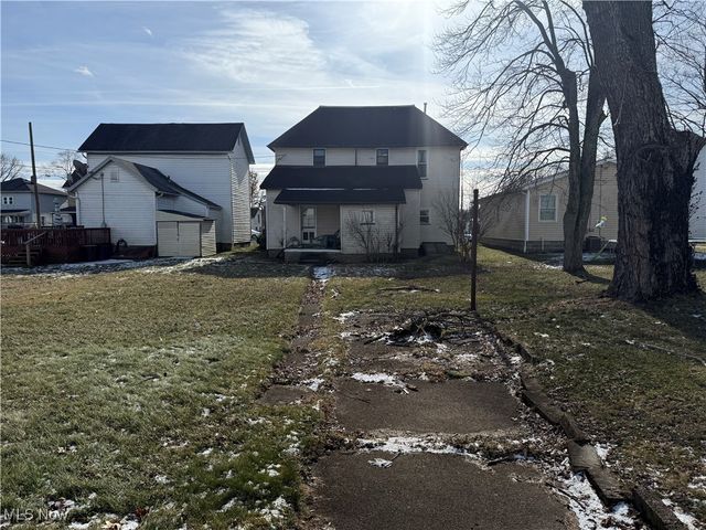 507 W 3rd Street, Uhrichsville, OH 44683