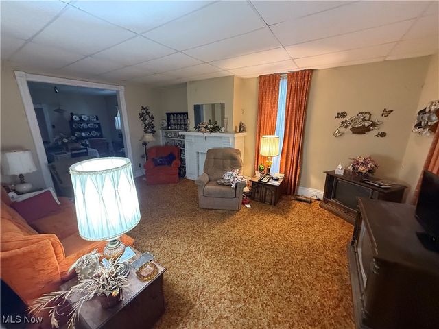 507 W 3rd Street, Uhrichsville, OH 44683