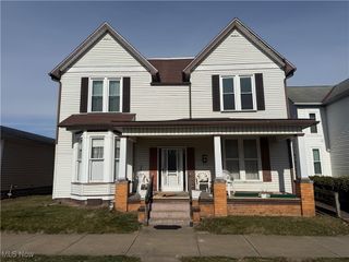 507 W 3rd Street, Uhrichsville, OH 44683