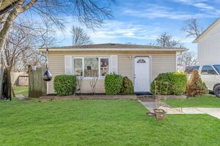 1002 Park Avenue, Westbury, NY 11590