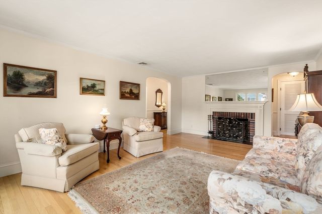 62 Shaw Rd, Belmont, MA 02478