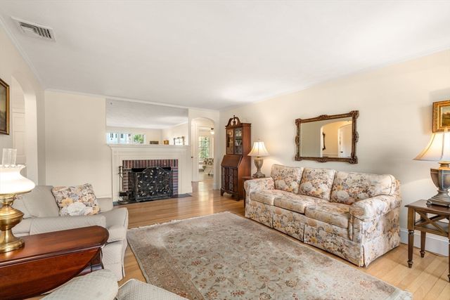 62 Shaw Rd, Belmont, MA 02478