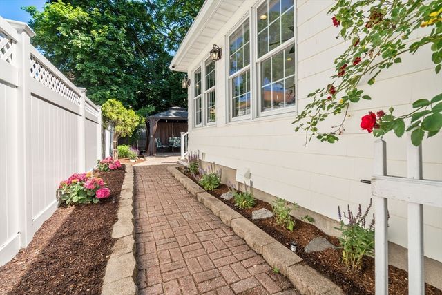 62 Shaw Rd, Belmont, MA 02478