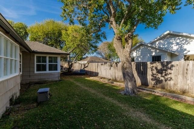 452 Delaine Dr, Corpus Christi, TX 78411