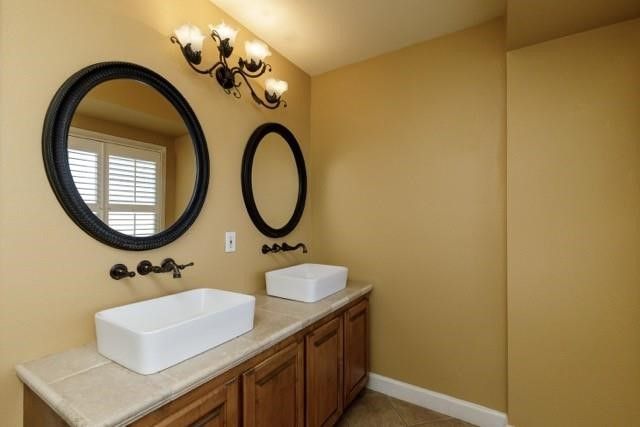 452 Delaine Dr, Corpus Christi, TX 78411