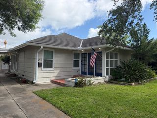 452 Delaine Dr, Corpus Christi, TX 78411