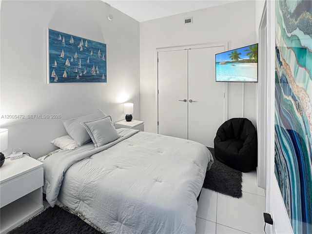 851 NE 1st Ave 3210, Miami, FL 33132