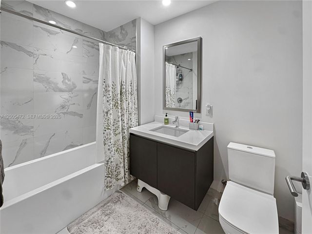 851 NE 1st Ave 3210, Miami, FL 33132