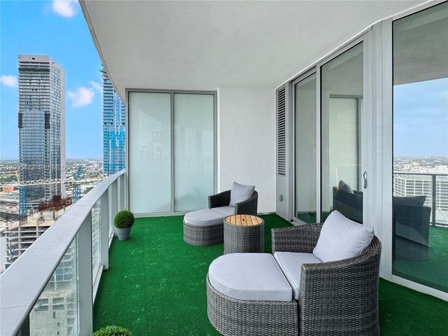 851 NE 1st Ave 3210, Miami, FL 33132