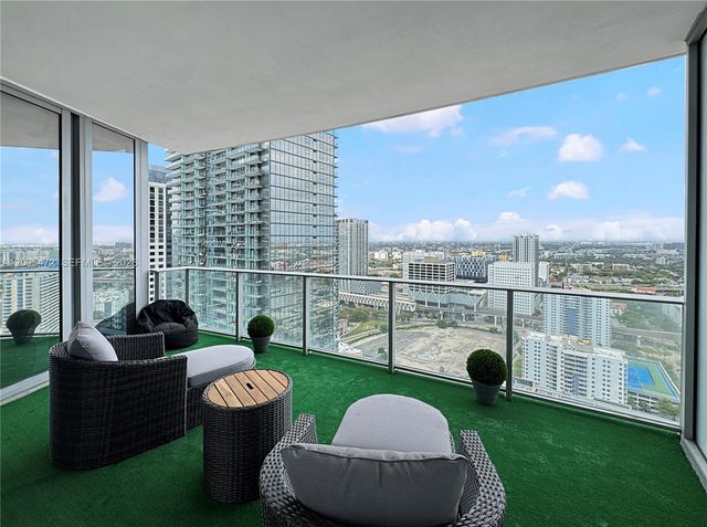 851 NE 1st Ave 3210, Miami, FL 33132