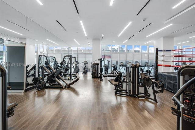 851 NE 1st Ave 3210, Miami, FL 33132