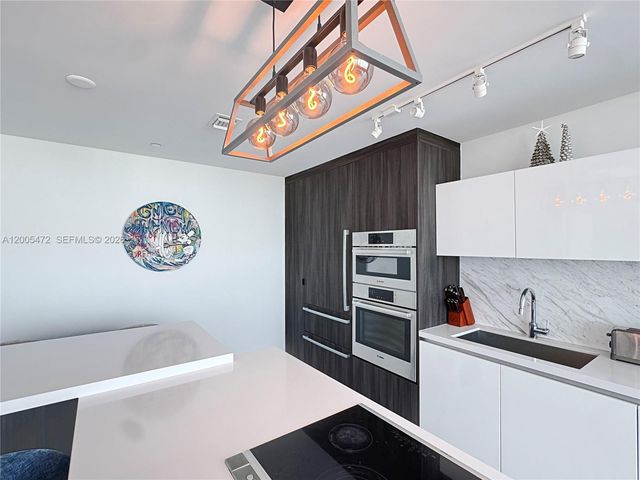 851 NE 1st Ave 3210, Miami, FL 33132