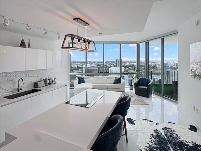 851 NE 1st Ave 3210, Miami, FL 33132