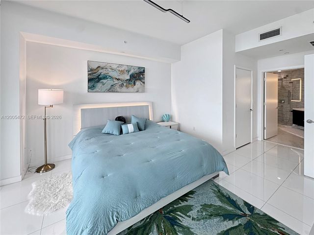 851 NE 1st Ave 3210, Miami, FL 33132