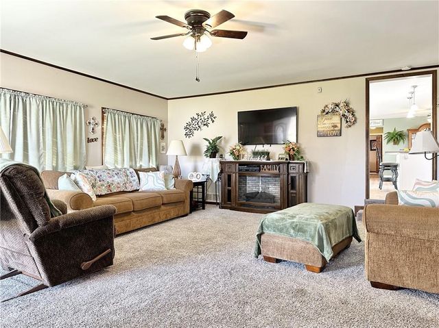 1803 Hunter Road, Trenton, MO 64683