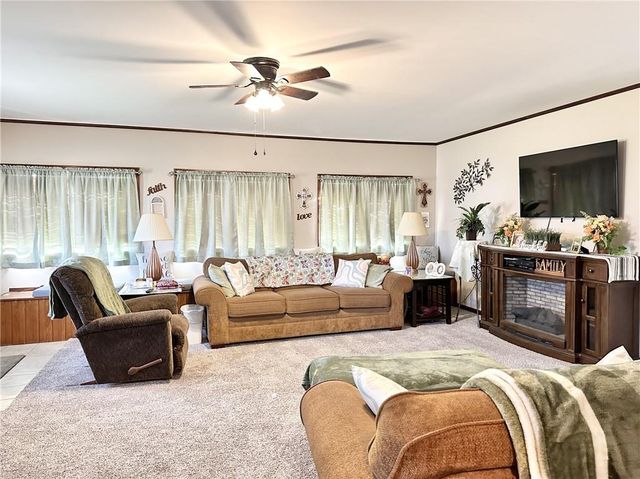 1803 Hunter Road, Trenton, MO 64683