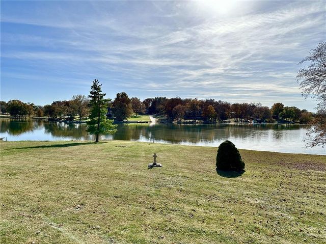 1803 Hunter Road, Trenton, MO 64683