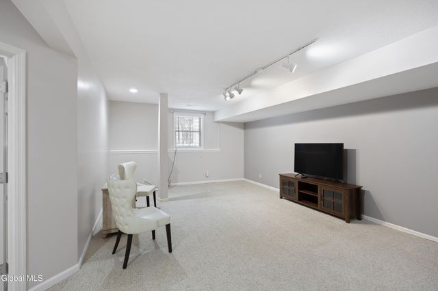 73 Pepper Lane, Greenfield, NY 12866