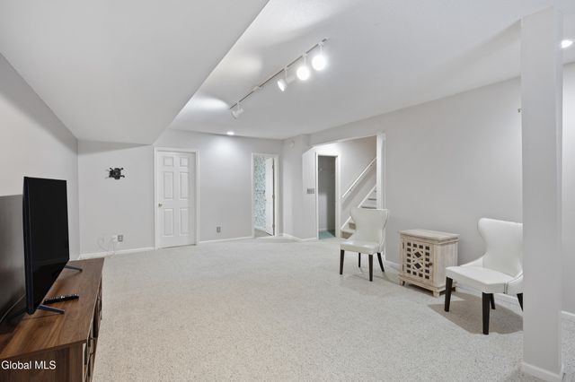 73 Pepper Lane, Greenfield, NY 12866