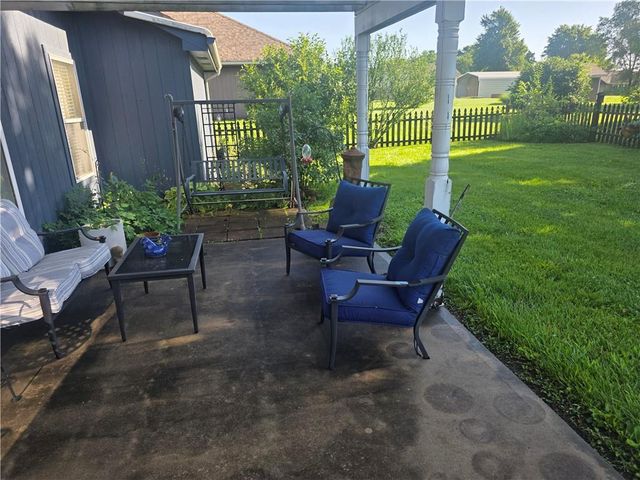 614 S Connor Street S, Odessa, MO 64076