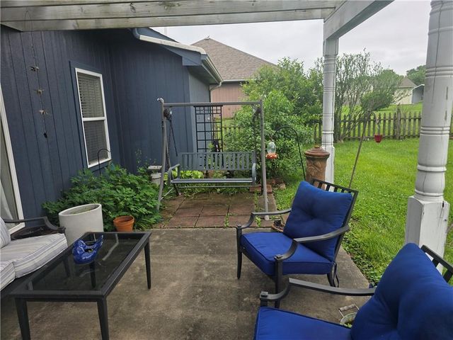 614 S Connor Street S, Odessa, MO 64076
