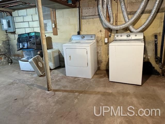 106 Bates Streets, Crystal Falls, MI 49920