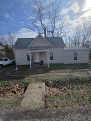 709 N Garfield Street, Marion, IL 62959