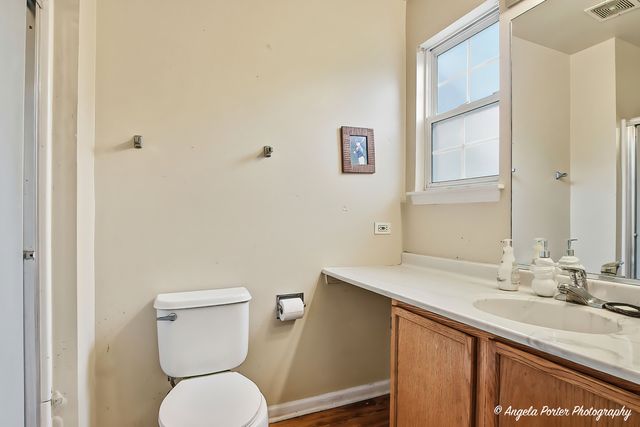 1152 N Red Oak Circle 1, Round Lake Beach, IL 60073