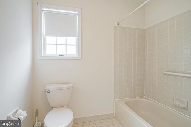 225 WAGON WHEEL LN, Columbus, NJ 08022