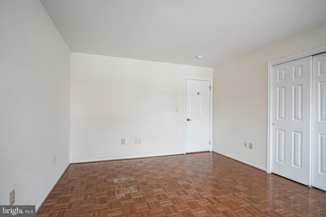 225 WAGON WHEEL LN, Columbus, NJ 08022