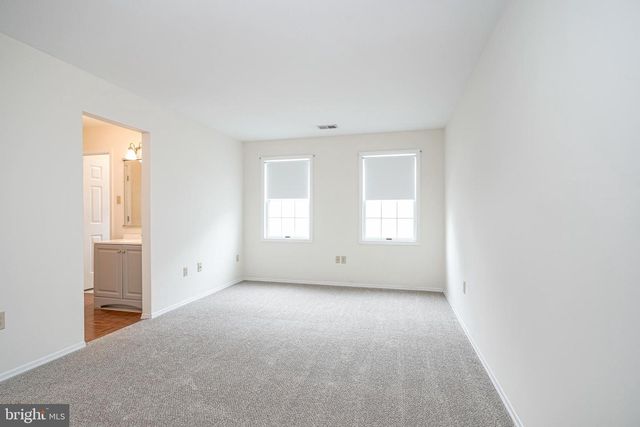 225 WAGON WHEEL LN, Columbus, NJ 08022