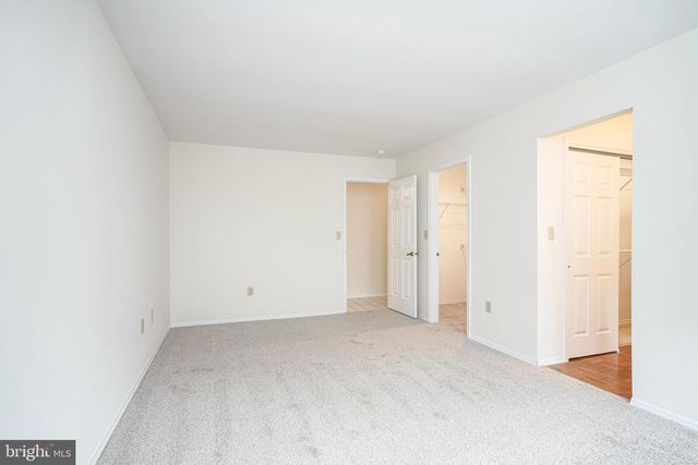 225 WAGON WHEEL LN, Columbus, NJ 08022