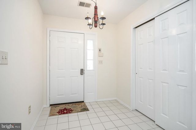 225 WAGON WHEEL LN, Columbus, NJ 08022