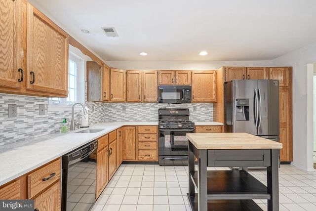 225 WAGON WHEEL LN, Columbus, NJ 08022