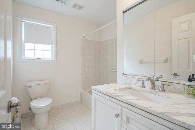 225 WAGON WHEEL LN, Columbus, NJ 08022