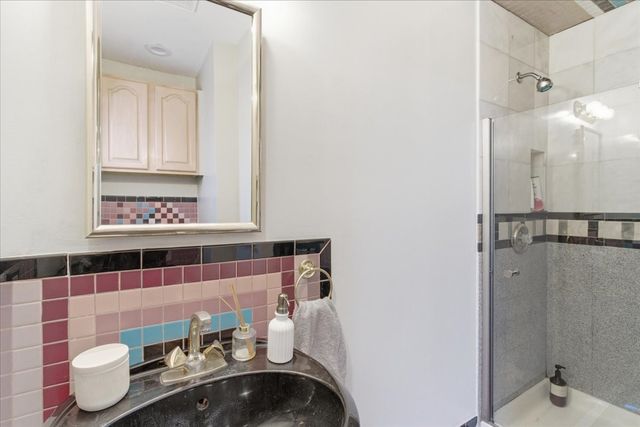 2016 W Charleston Avenue, Chicago, IL 60647