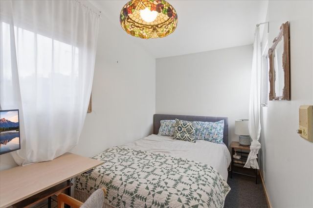 2016 W Charleston Avenue, Chicago, IL 60647