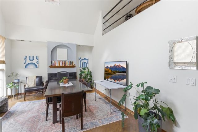 2016 W Charleston Avenue, Chicago, IL 60647