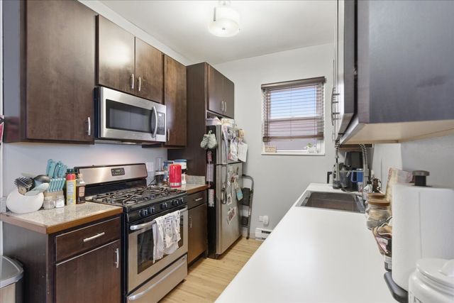 2016 W Charleston Avenue, Chicago, IL 60647