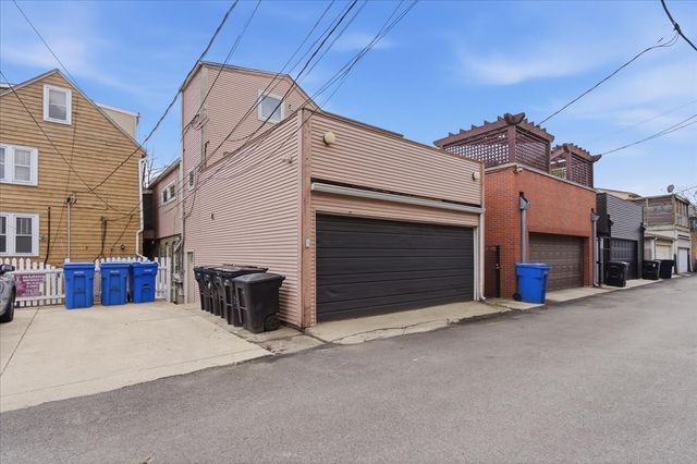 2016 W Charleston Avenue, Chicago, IL 60647