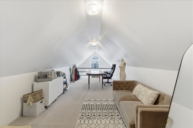 2016 W Charleston Avenue, Chicago, IL 60647