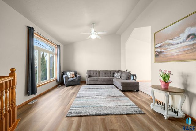 601 S Palmer Dr Drive, Brandon, SD 57005