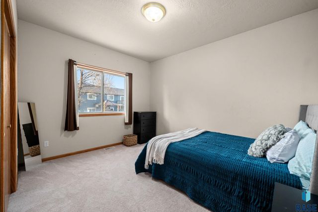 601 S Palmer Dr Drive, Brandon, SD 57005