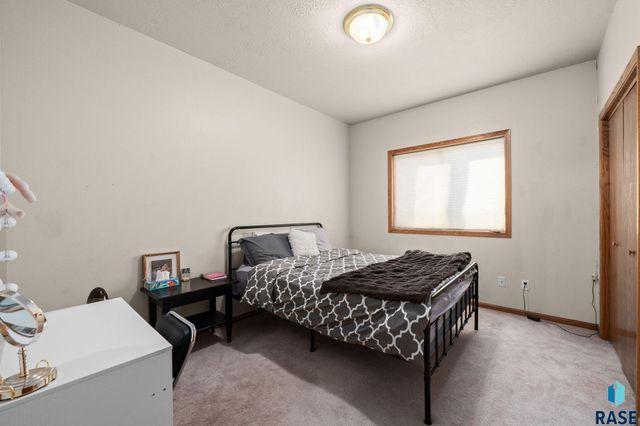 601 S Palmer Dr Drive, Brandon, SD 57005