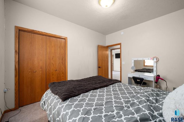 601 S Palmer Dr Drive, Brandon, SD 57005